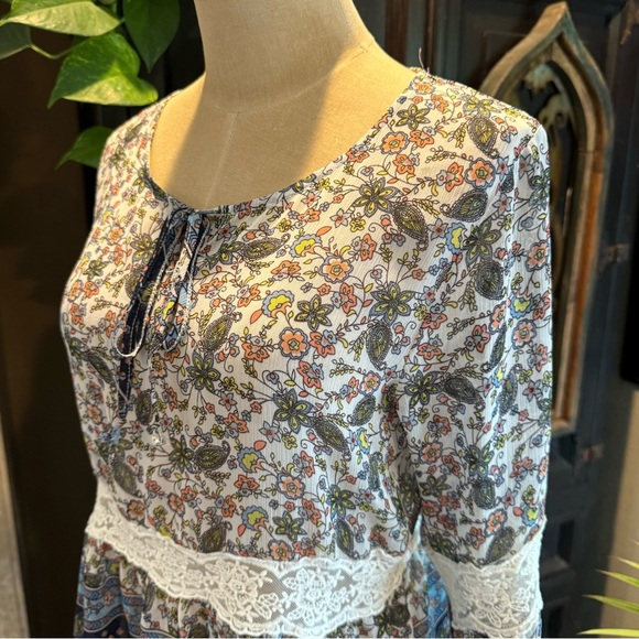 Altar’d State Floral Chiffon Retro Peasant top - Picture 4 of 16